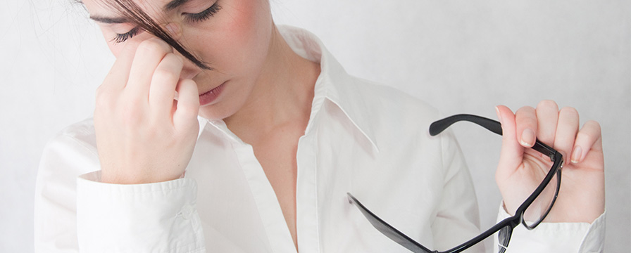 Слезотечение в глазах, сухость, жжение, опускание, покраснение, зуд